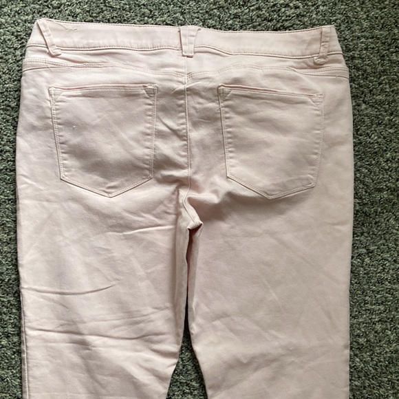 Pink capris - Picture 4 of 5
